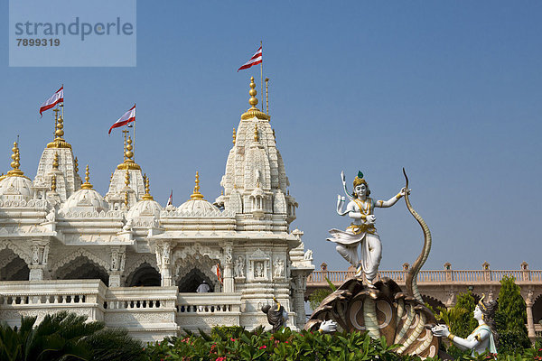 Shri Swaminarayan Mandir  Hindu-Tempel der Swaminarayana-Sekte mit Statue des Gottes Shiva
