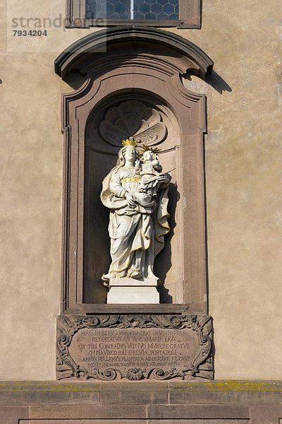 Statue  römisch-katholische Pfarrkirche der Propstei Johannesberg  ehemalige Benediktinerpropstei