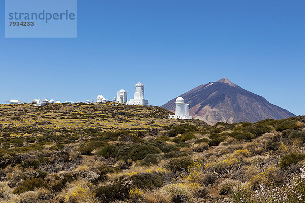Observatorio del Teide  Sternwarte im Teide-Nationalpark  UNESCO-Weltnaturerbe  hinten der Vulkan Teide