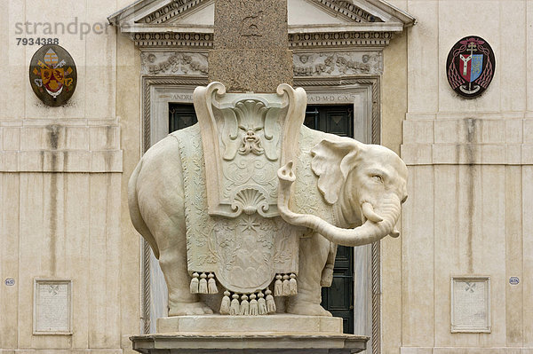 Pulcino della Minerva  Elefant mit Obelisk von Bernini vor Kirche Santa Maria Sopra Minerva  Piazza della Minerva