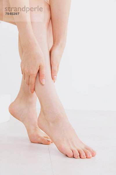 Frau  Boden  Fußboden  Fußböden  Massage