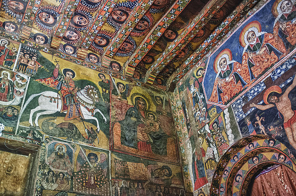 Debré Berhan Selassie Kirche  alte Wandmalereien schmücken den Innenraum