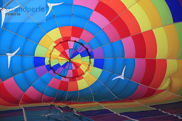 Hülle eines Heißluftballons  Ballon-Festival