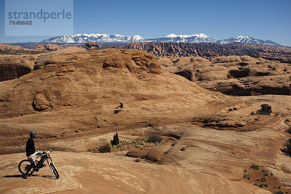 nahe  Berg  fahren  Wüste  Hintergrund  Slickrock Trail  Moab
