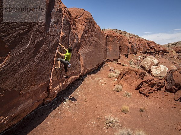 Felsbrocken  Mann  Wand  Freeclimbing