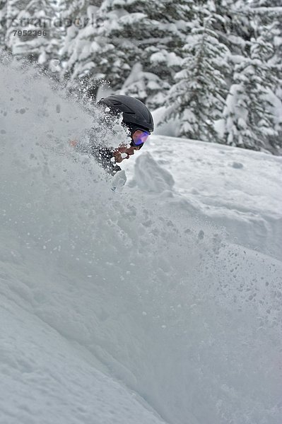 Skifahrer  Gesichtspuder  tief  auftauchen