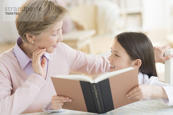 Buch  Enkeltochter  Großmutter  5-9 Jahre  5 bis 9 Jahre  Taschenbuch  vorlesen