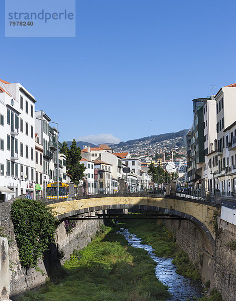 Portugal  Blick auf Funchal und altes Flussbett