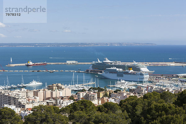 Spanien  Balearen  Mallorca  Palma  Blick auf die Docks