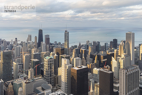 USA  Illinois  Chicago  Blick vom Willis-Turm über Chicago