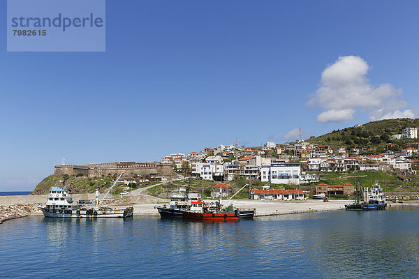 Türkei  Festung Babakale und Fischereihafen