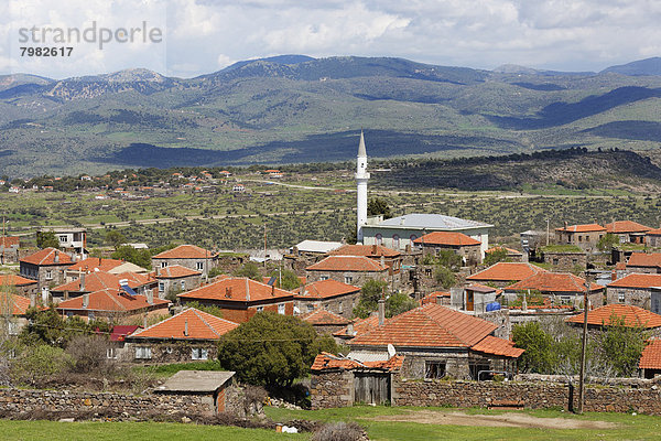 Türkei  Blick auf das Dorf Bademli