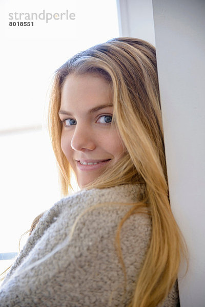 Junge Frau mit blonden Haaren  Portrait