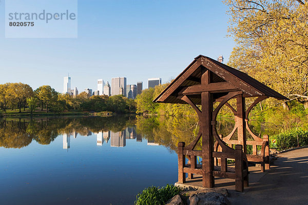 Pagode am See  Central Park  New York City  USA