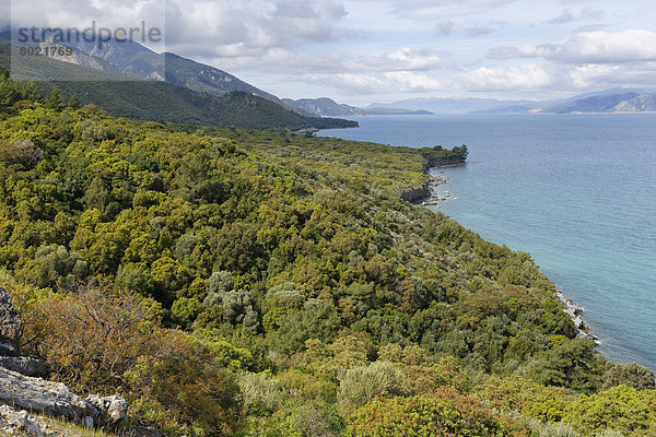 Nordküste im Dilek-Nationalpark  rechts die Insel Samos