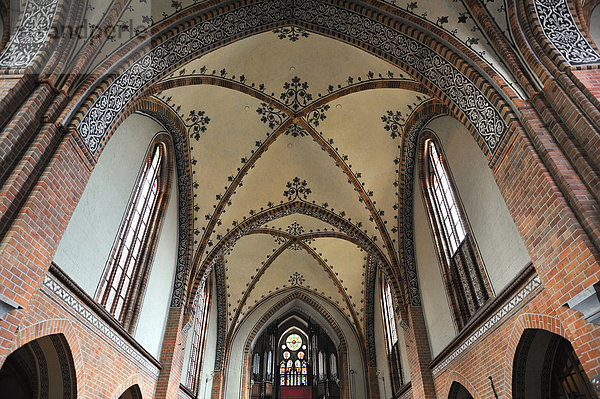 Deckengewölbe mit Altar vom Dom zu Güstrow  geweiht 1335