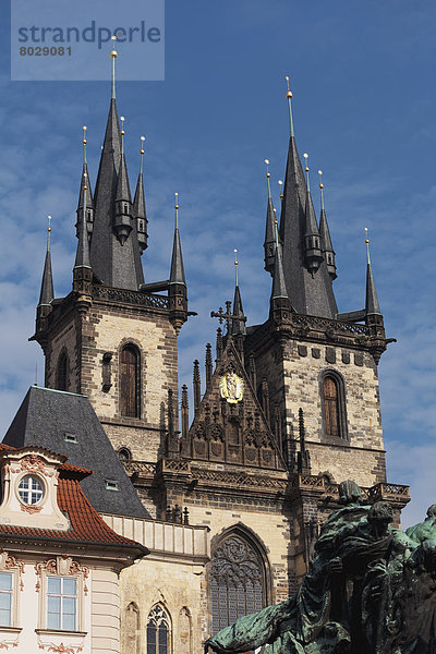Gebäude  Kirche  Kirchturm  Statue  Fokus auf den Vordergrund  Fokus auf dem Vordergrund  2  Vielfalt