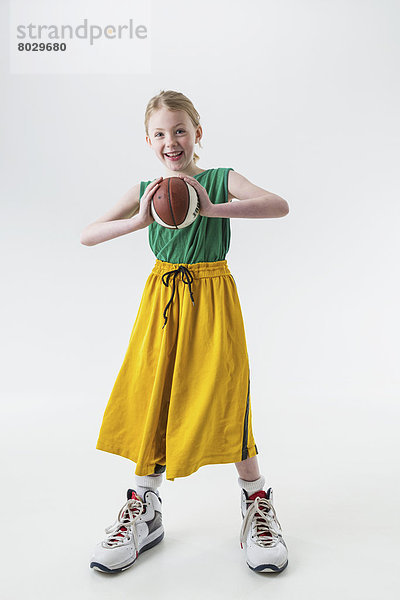 Amerika  halten  Schuh  Basketball  jung  Kleidung  Verbindung  Mädchen  Alaska  Anchorage  übergroß  Shorts