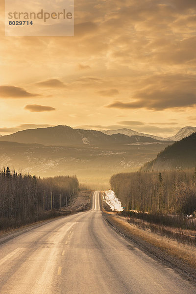 über  Sonnenaufgang  früh  Bundesstraße  Festung  Rocky Mountains  Alaska  kanadisch  Nelson  Westen