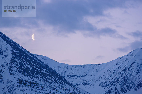 über  See  Mond  Bundesstraße  vorwärts  Ländliches Motiv  ländliche Motive  Rocky Mountains  Alaska  Sentinel