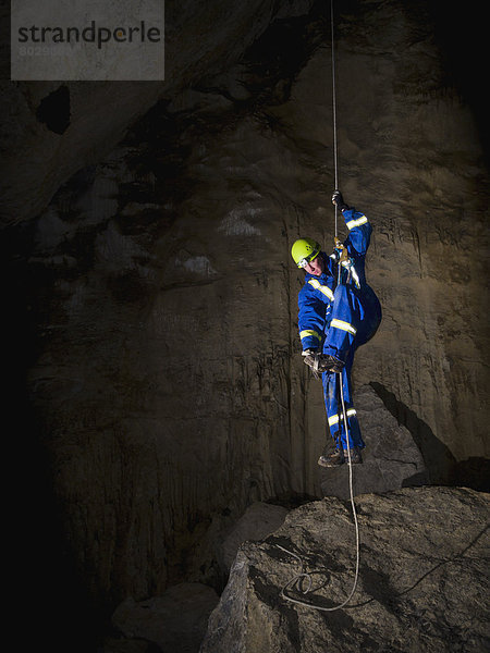 Feuerleiter  Seil  Tau  Höhle  klettern  Ausgang