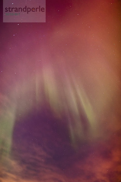 Winter  Amerika  folgen  Himmel  über  Küste  grün  rot  Verbindung  Polarlicht  Alaska  Anchorage  Sonnenkorona  Korona