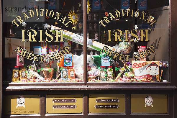 niedlich  süß  lieb  zeigen  Fenster  Tradition  Laden  irisch