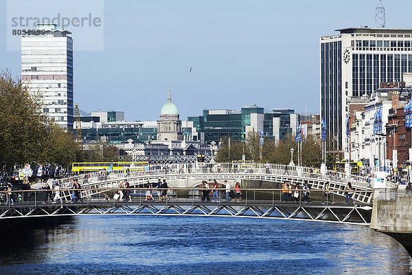 überqueren  Brücke  Fluss  Fußgänger