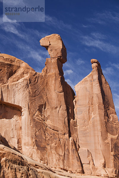 Felsbrocken  Himmel  Anordnung  blau  rot  Arches Nationalpark  Utah