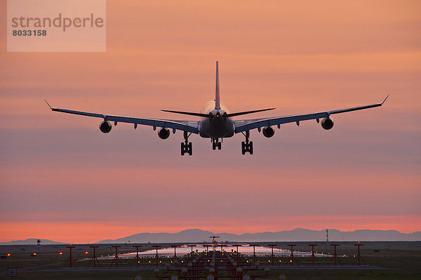 Flughafen  Globalisierung  landen  Airbus  British Columbia  Kanada  Vancouver