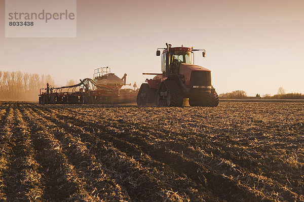 Getreide  Traktor  Himmel  Sämaschine  anpflanzen