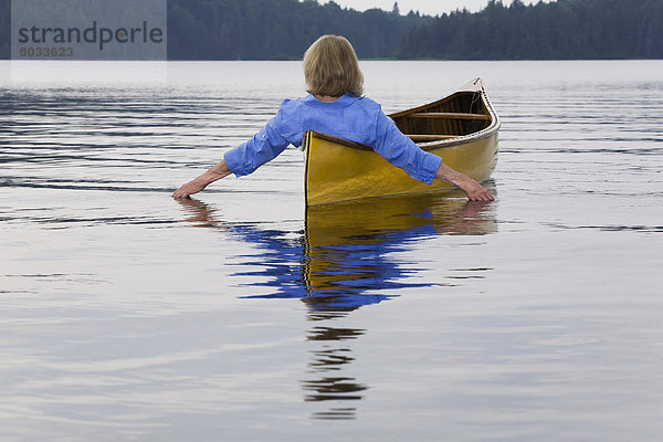 Wasser  Frau  folgen  Kanu  Algonquin Provincial Park  Kanada  Ontario