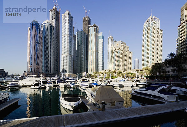 Vereinigte Arabische Emirate  VAE  Großstadt  Hochhaus  Jachthafen  Ansicht  Dubai