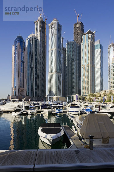 Vereinigte Arabische Emirate  VAE  Großstadt  Hochhaus  Jachthafen  Ansicht  Dubai