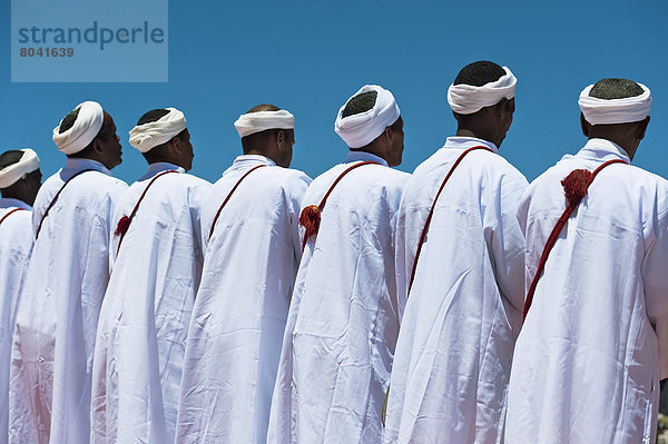 Mann tanzen Gesang Rose Festival Berber Marokko