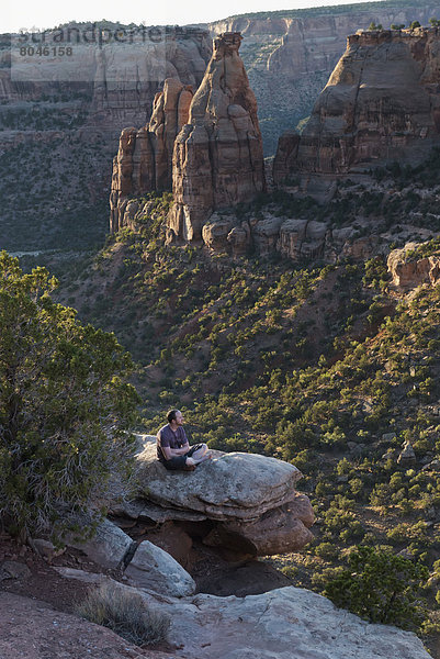 Vereinigte Staaten von Amerika  USA  Felsbrocken  Ehrfurcht  schlank  rot  Ansicht  Schlucht  Colorado  Sandstein