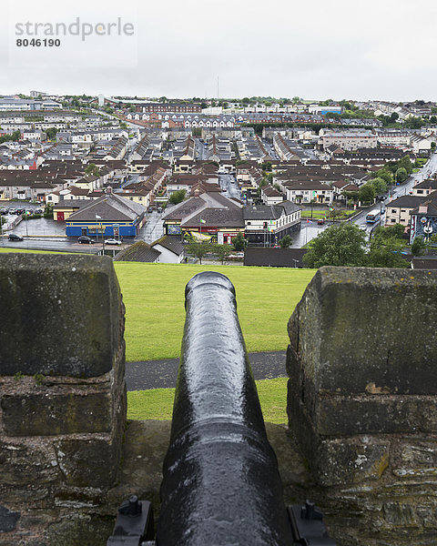 gebraucht  Stadtmauer  Großbritannien  Ignoranz  Kanone  Bastion  Nordirland