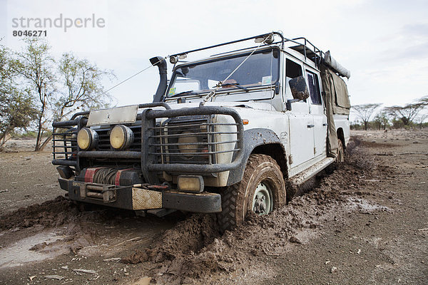 Auto  frontal  Ansicht  Kenia  Schlamm