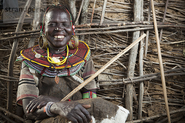 Portrait Frau Kleidung Tradition Rift Valley Kenia Kenia Volksstamm Stamm