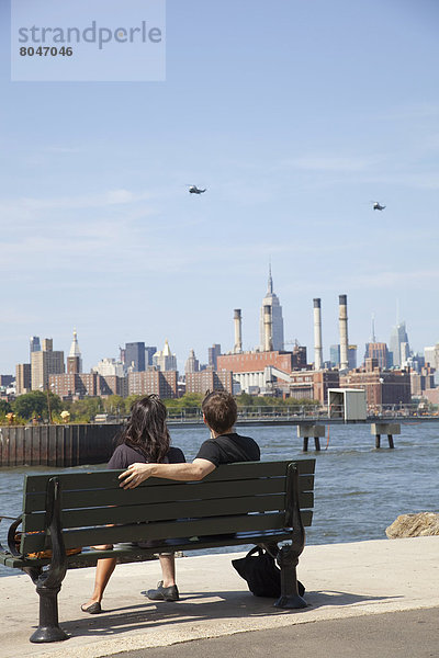 Vereinigte Staaten von Amerika  USA  sitzend  New York City  sehen  Straße  Ehrfurcht  Brooklyn  Manhattan  New York State