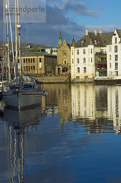 Fischereihafen  Fischerhafen  Norwegen  Alesund  More og Romsdal