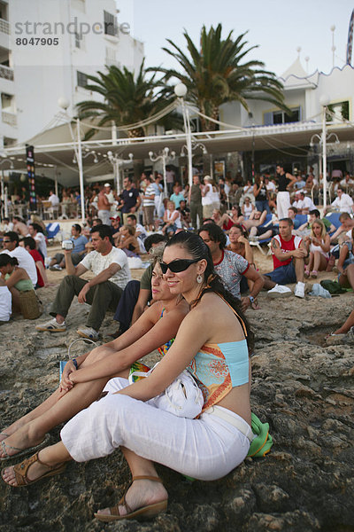 Außenaufnahme  Mensch  sehen  Menschen  Sonnenuntergang  Cafe  Ibiza