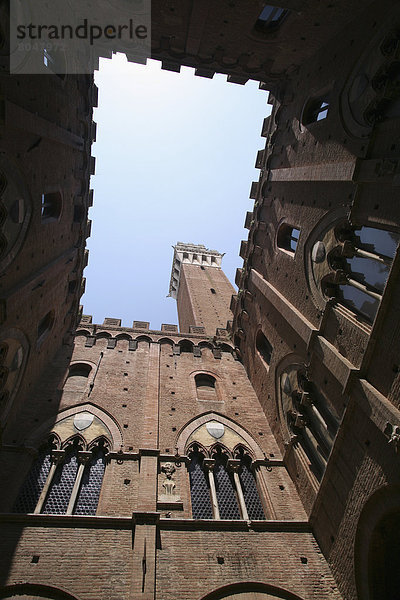 Halle  Stadt  Palast  Schloß  Schlösser  Italien  Siena  Toskana