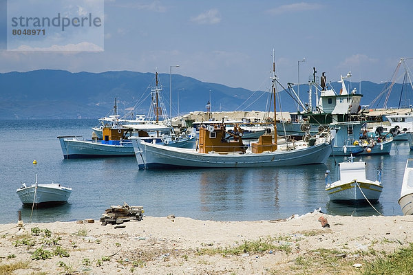 Fischereihafen  Fischerhafen  klein  Boot  vertäut  angeln  Griechenland