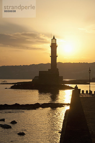 Fischereihafen  Fischerhafen  Eingang  Silhouette  Morgendämmerung  Leuchtturm  Chania  Kreta  Griechenland