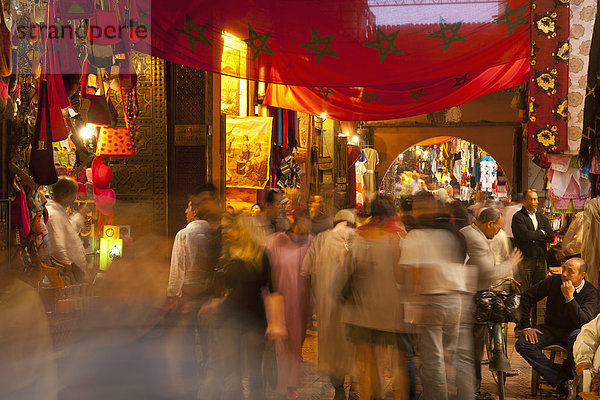 Mensch  Menschen  gehen  Abend  früh  Marrakesch  Marokko