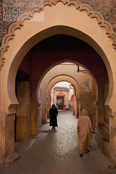 Mann  gehen  Gasse  Brücke  Marrakesch  Marokko