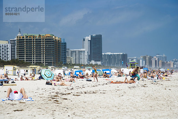 Vereinigte Staaten von Amerika  USA  Fröhlichkeit  Urlaub  Strand  sonnenbaden  sonnen  Florida  Miami  South Beach