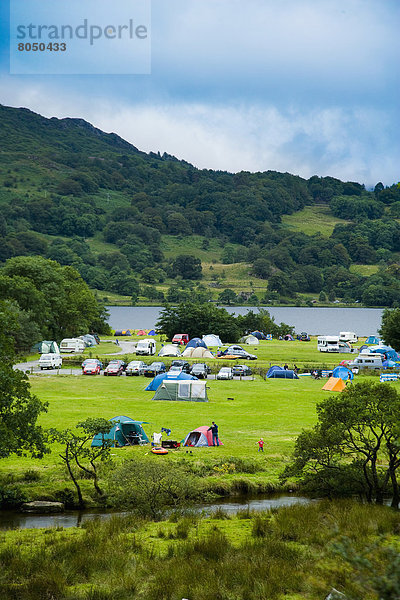 Farbaufnahme  Farbe  Großbritannien  Tal  Zelt  Wohnmobil  North Wales