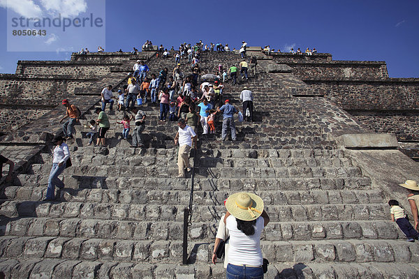 pyramidenförmig  Pyramide  Pyramiden  hoch  oben  Mensch  Menschen  Mond  Mexiko  klettern  Pyramide